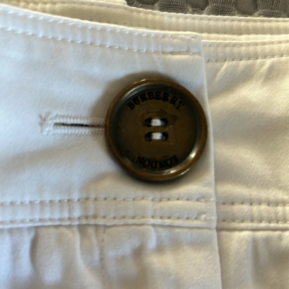 Burberry skirt - Picture 2 of 4